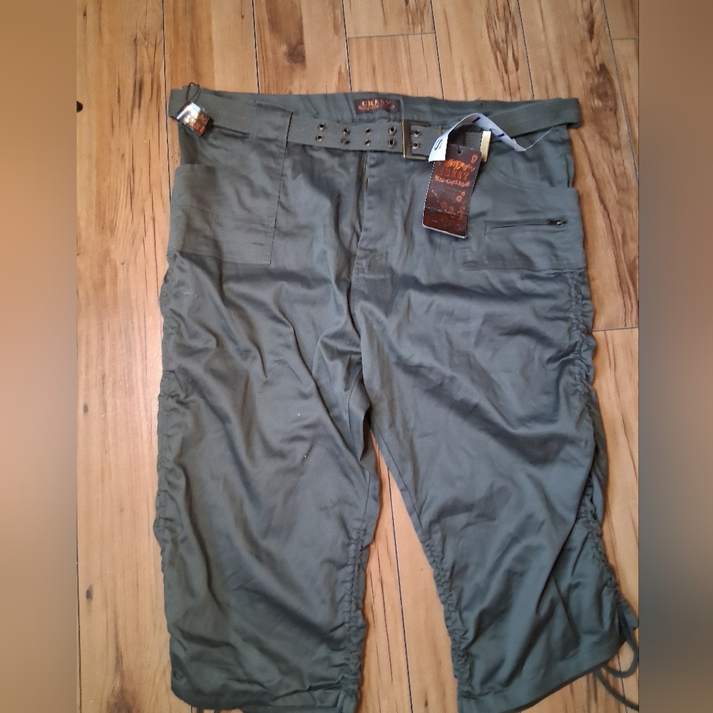 Crest Womens Plus Size 22W Olive Green Ruched Cargo Capri Pants Belted